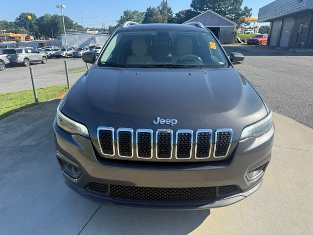 Used 2019 Jeep Cherokee Latitude Plus w/ Cold Weather Group AWD/4WD image 3