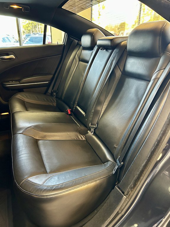 Used 2016 Dodge Charger R/T w/ Plus Group RWD image 17