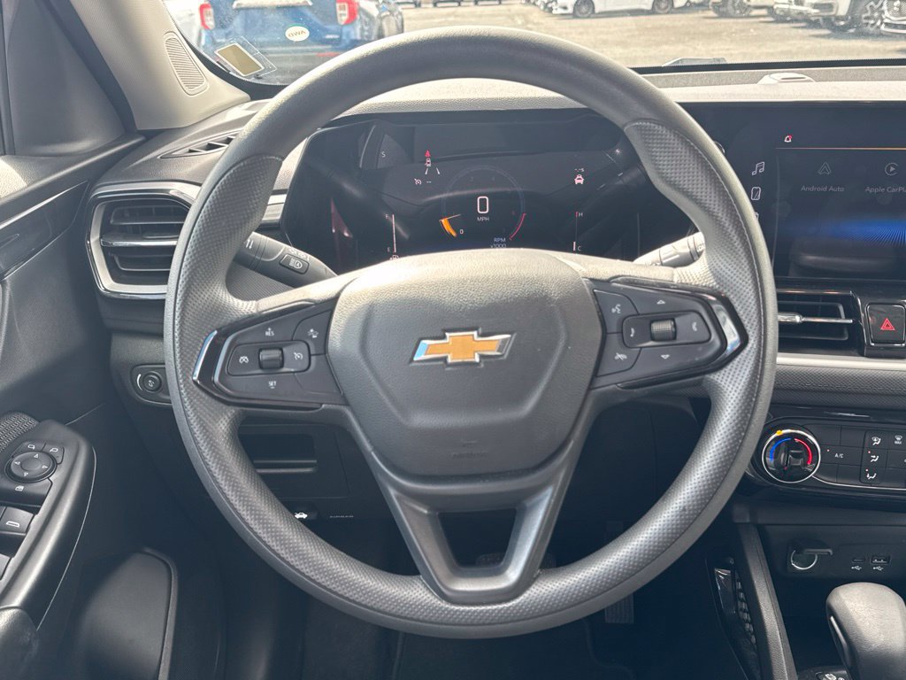 Used 2025 Chevrolet TrailBlazer LT AWD/4WD image 18