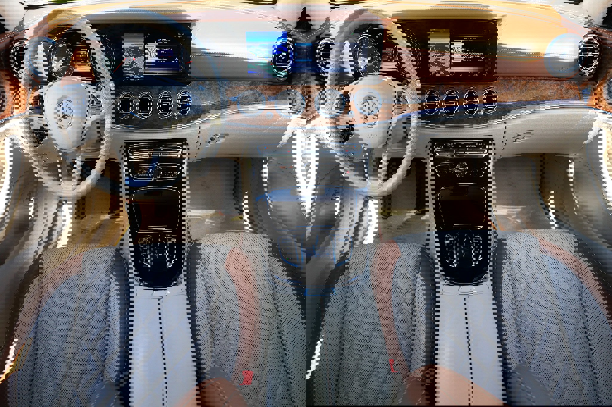 Used 2017 Mercedes-Benz E 300 4MATIC image 2