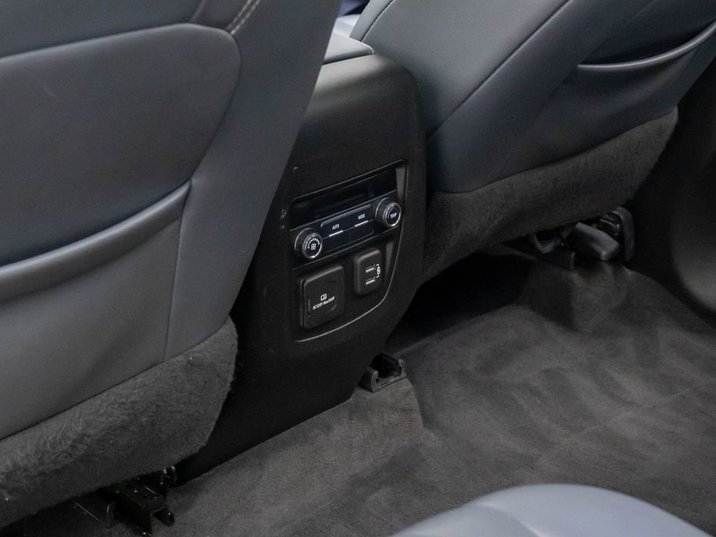 Used 2019 Buick Enclave Essence w/ LPO, Sport Appearance Package image 15