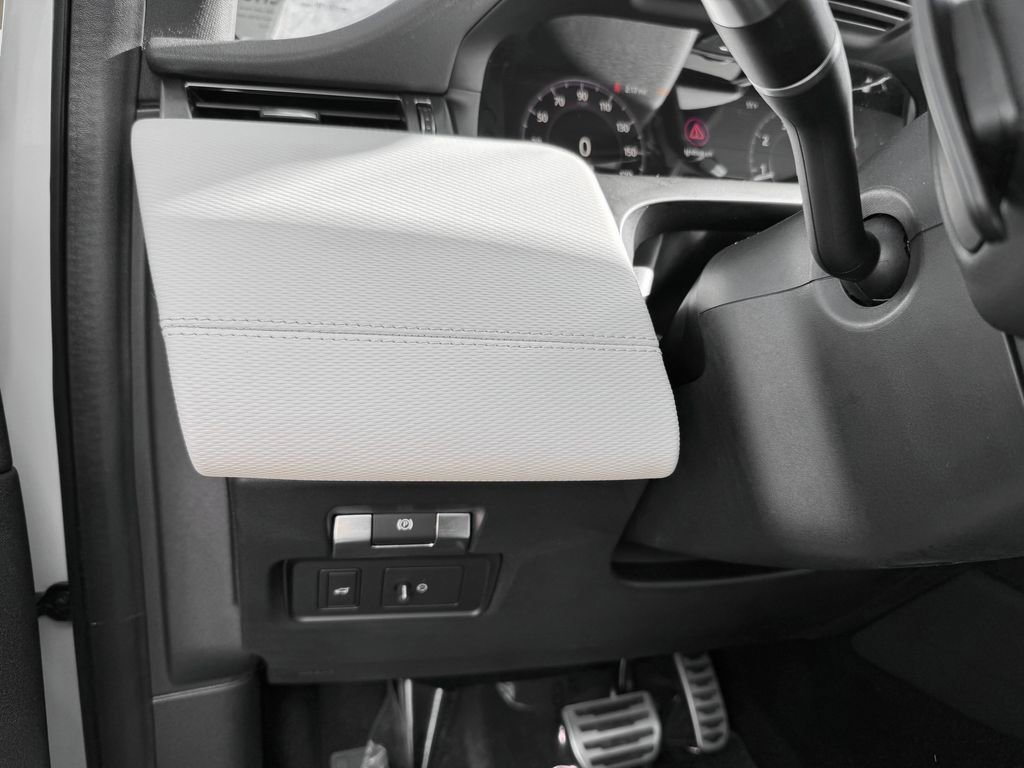 Used 2020 Land Rover Discovery Sport S R-Dynamic image 13