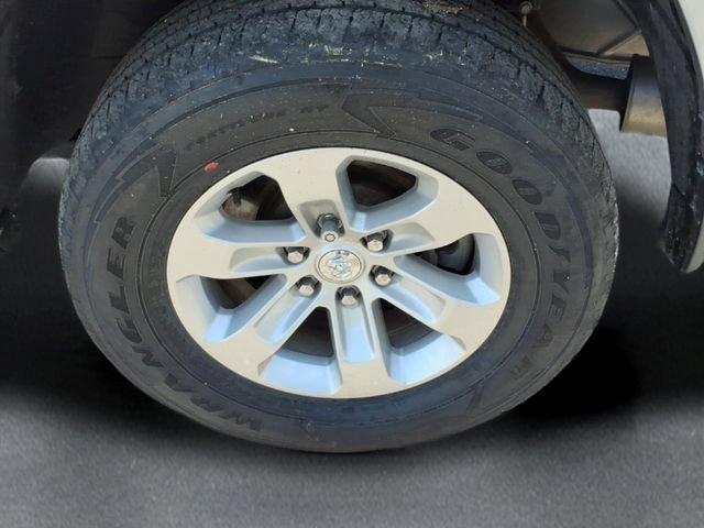 Used 2024 RAM 1500 Laramie AWD/4WD image 7