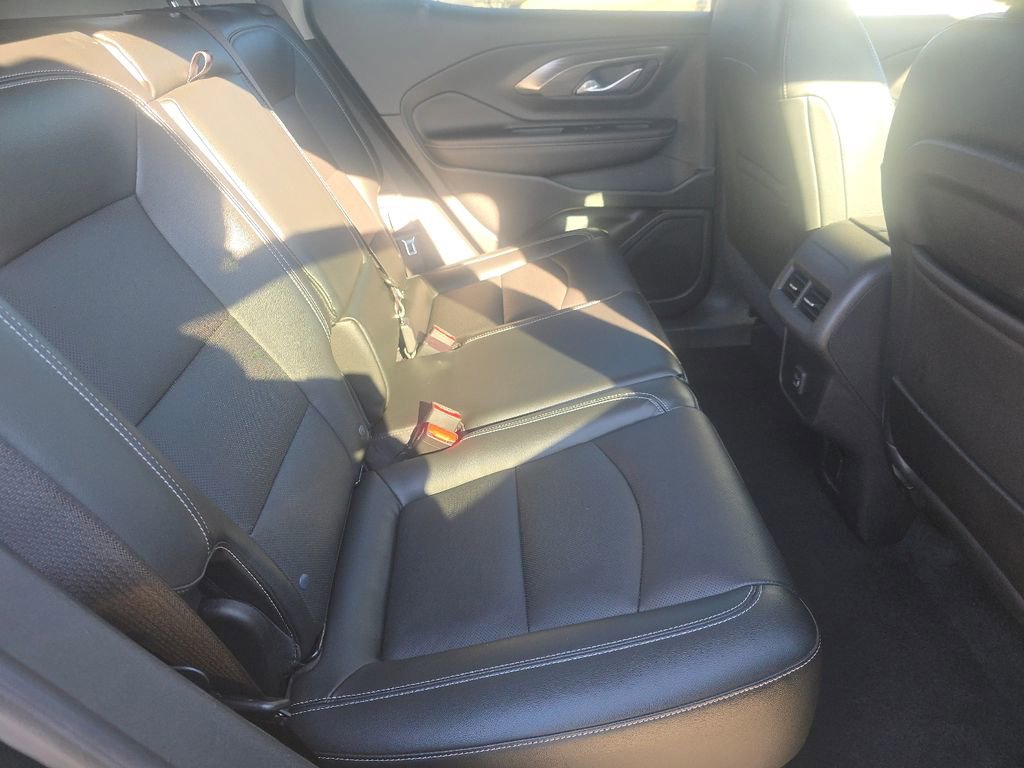 Used 2023 GMC Terrain SLT image 18