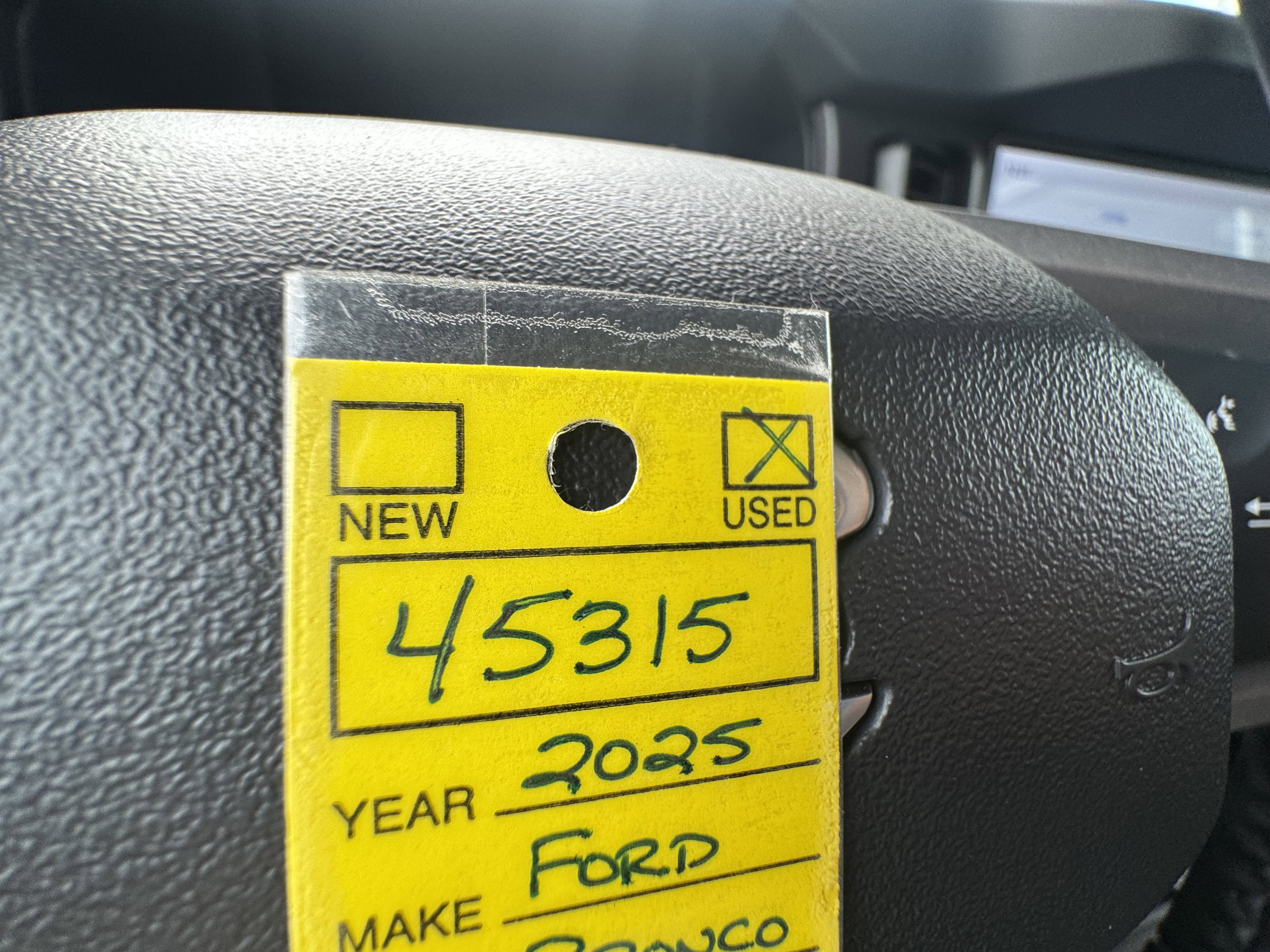 Used 2025 Ford Bronco Badlands image 21