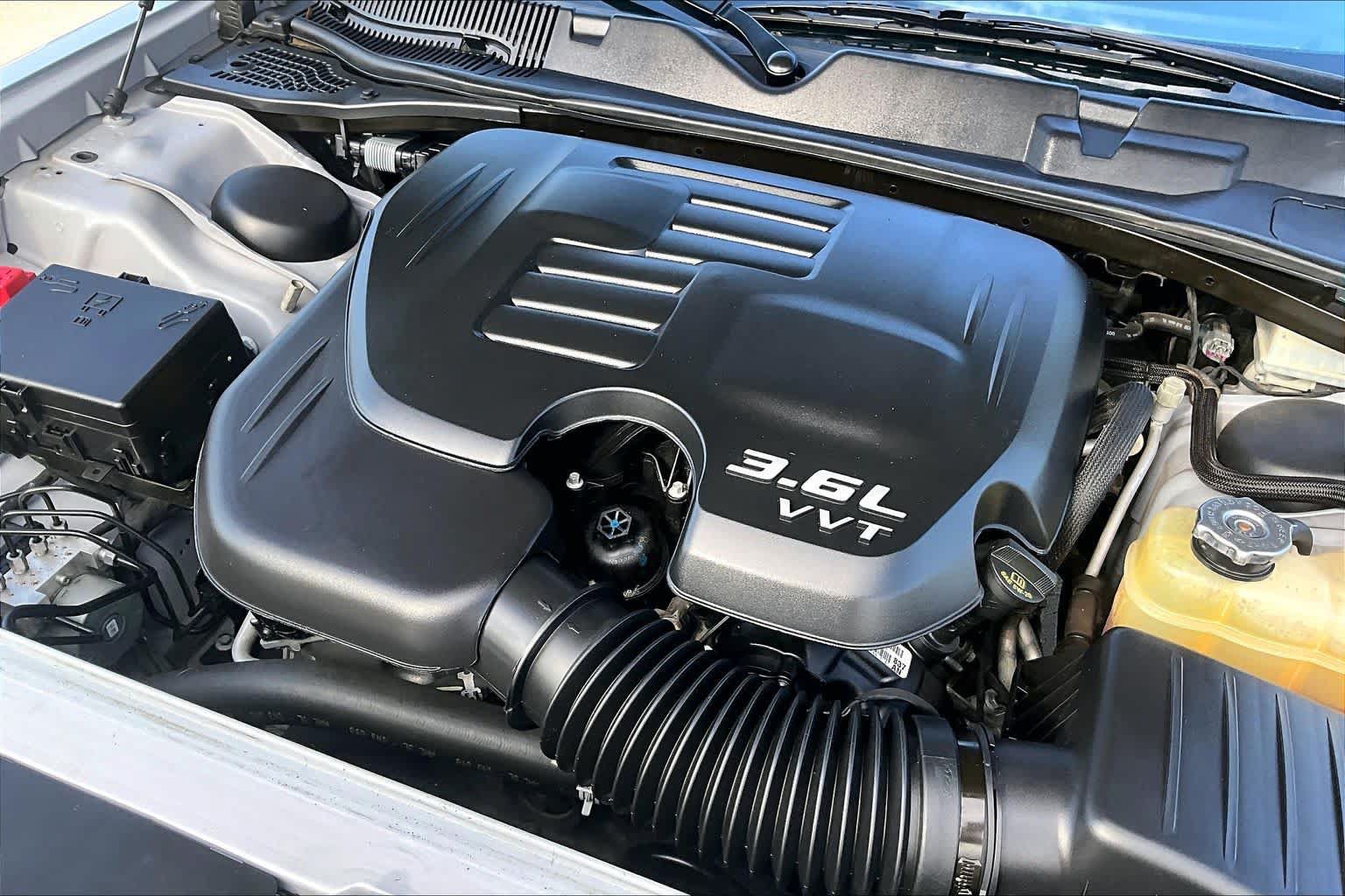 Used 2020 Dodge Challenger SXT w/ Blacktop Package RWD image 29
