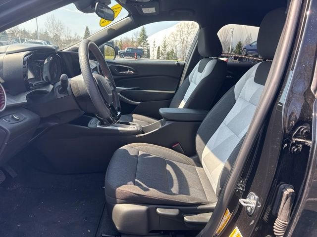 Used 2024 Chevrolet Trax RS w/ Driver Confidence Package image 5