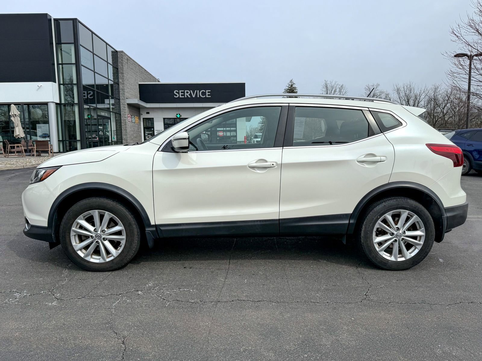 Used 2017 Nissan Rogue Sport SV w/ SV All-Weather Package image 9