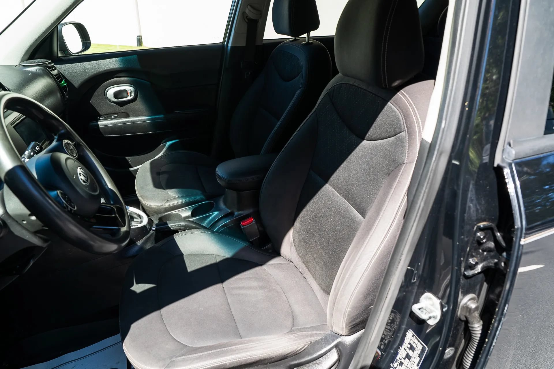 Used 2017 Kia Soul FWD image 17