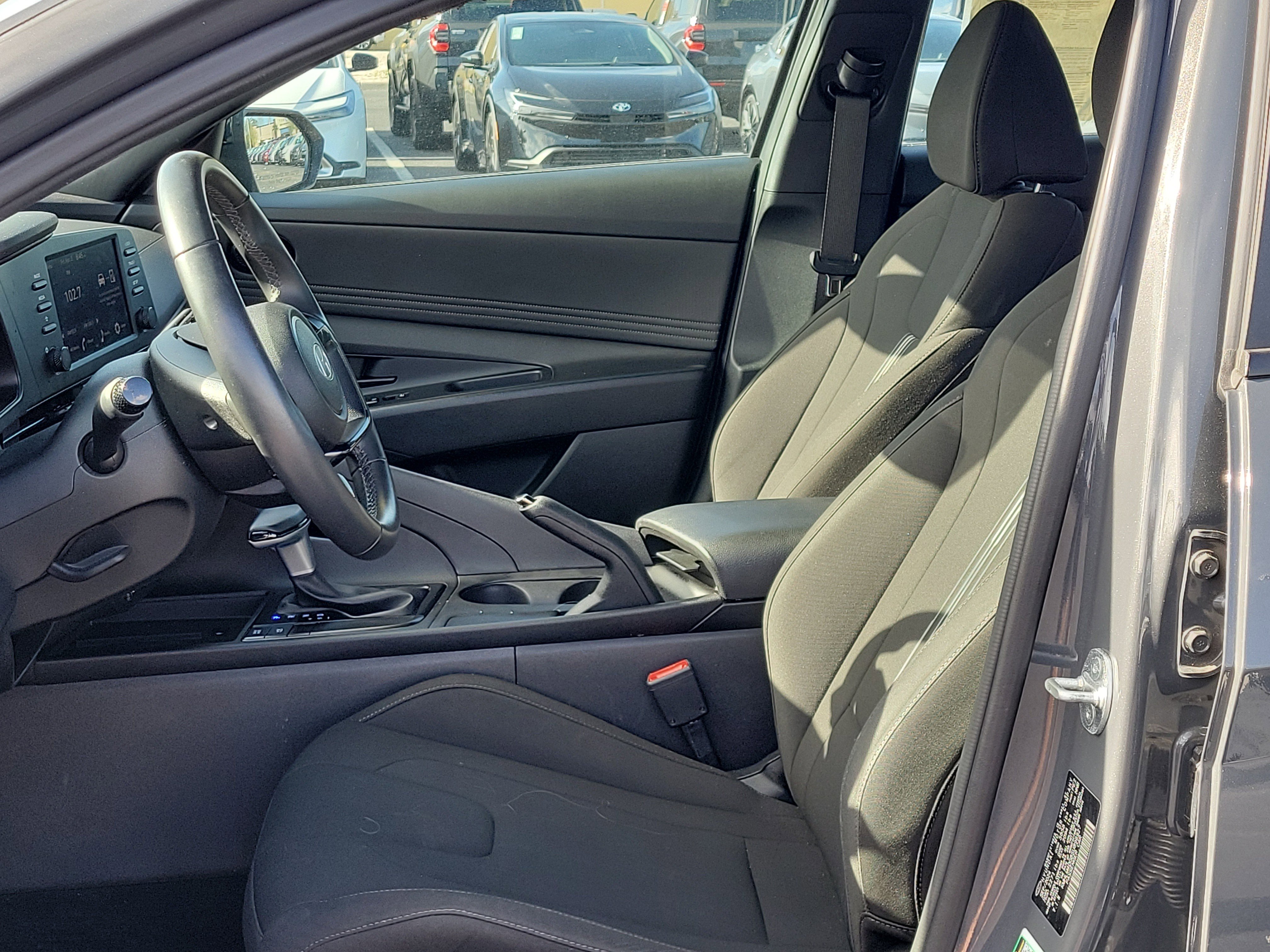 Used 2025 Hyundai Elantra Sport image 21