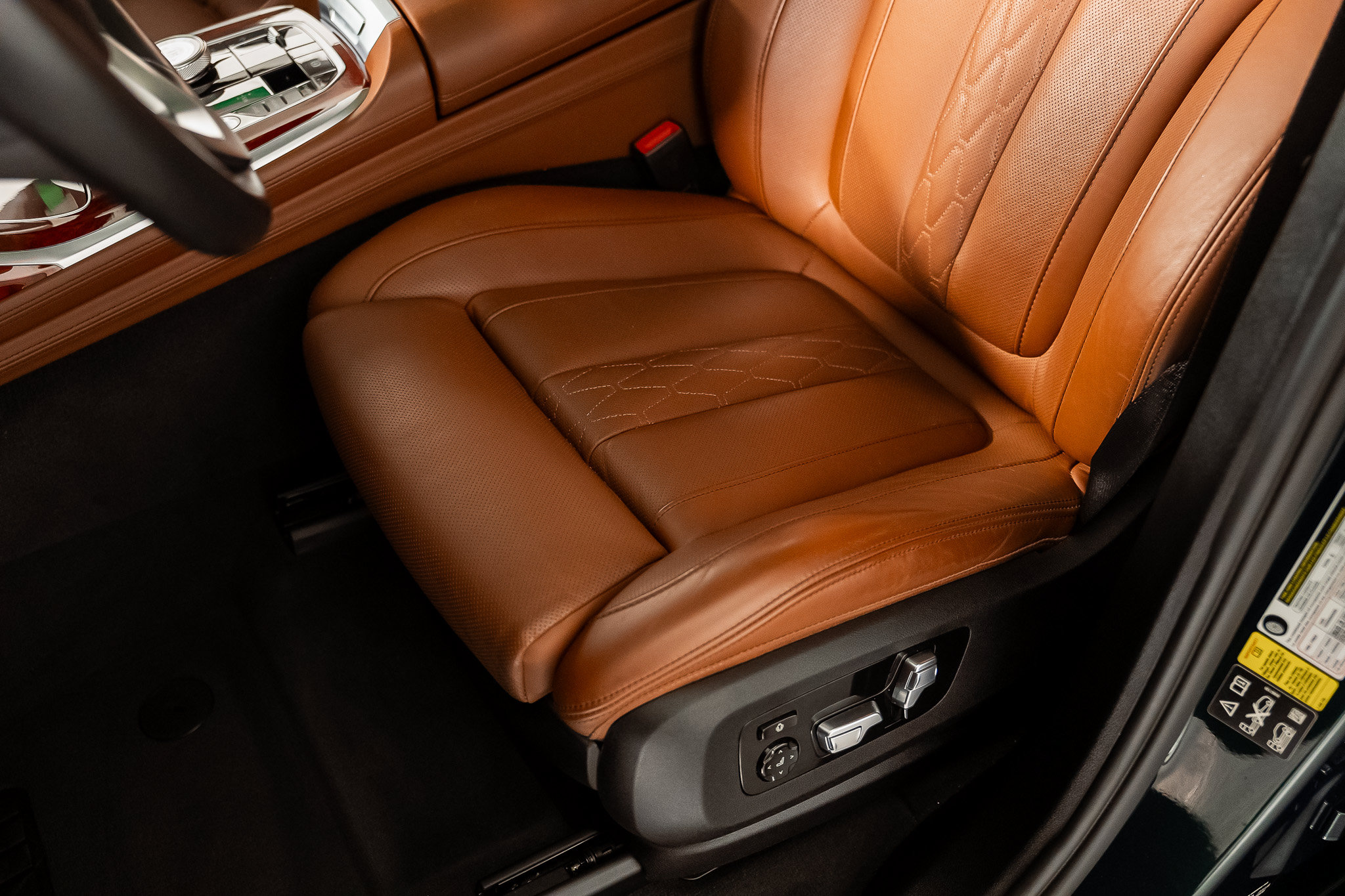 Used 2022 BMW ALPINA XB7 AWD/4WD image 40