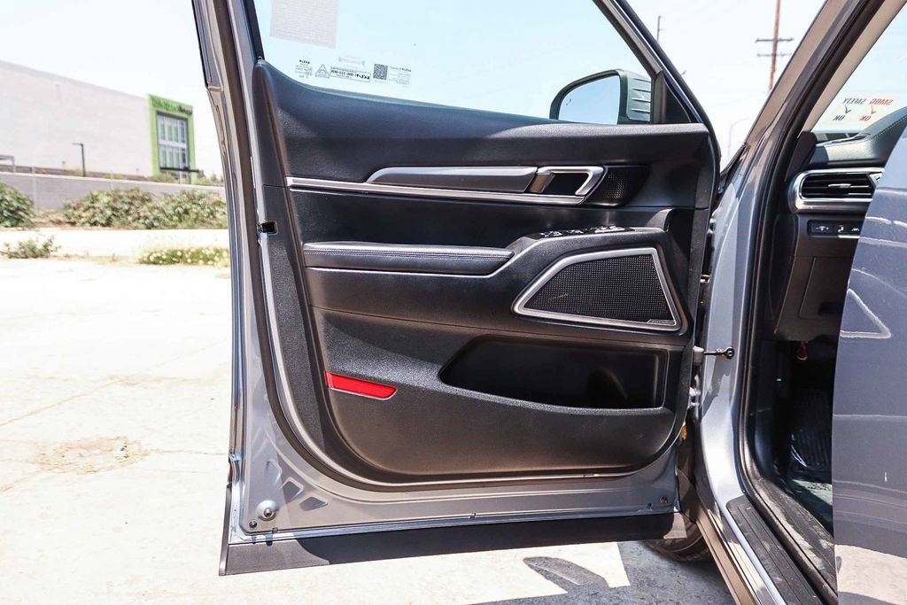 Used 2022 Kia Telluride LX AWD/4WD image 25