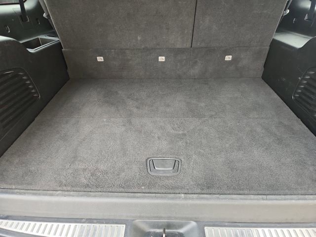 Used 2020 Chevrolet Suburban Premier RWD image 27