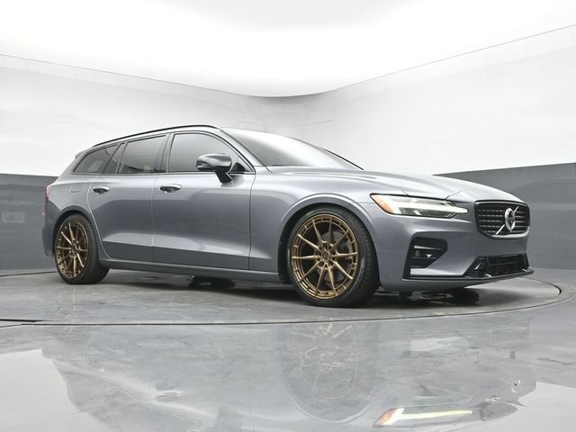 Used 2021 Volvo V60 T6 R-Design w/ Advanced Package FWD image 10