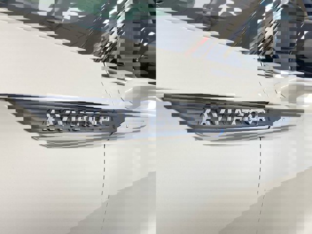 Used 2024 Lincoln Aviator AWD w/ Premium Package image 10