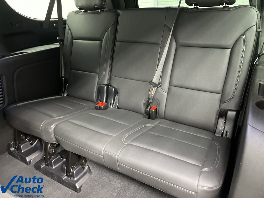 Used 2025 Chevrolet Suburban Z71 image 21