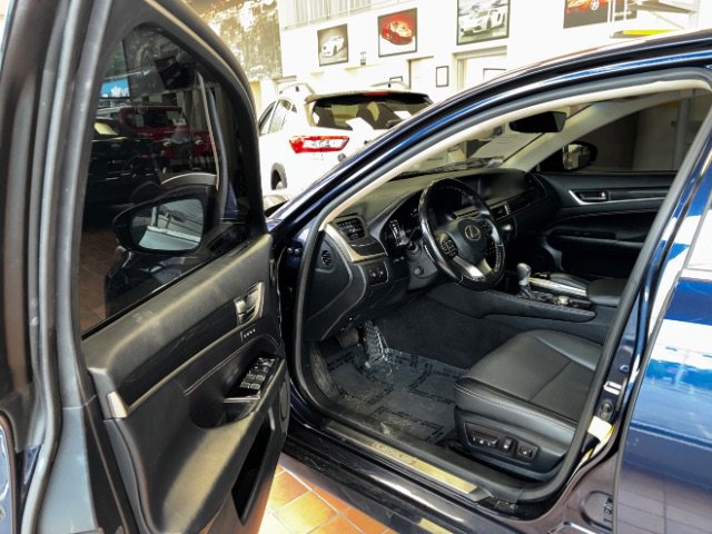 Used 2017 Lexus GS 200t w/ Preferred Accessory Package RWD image 14