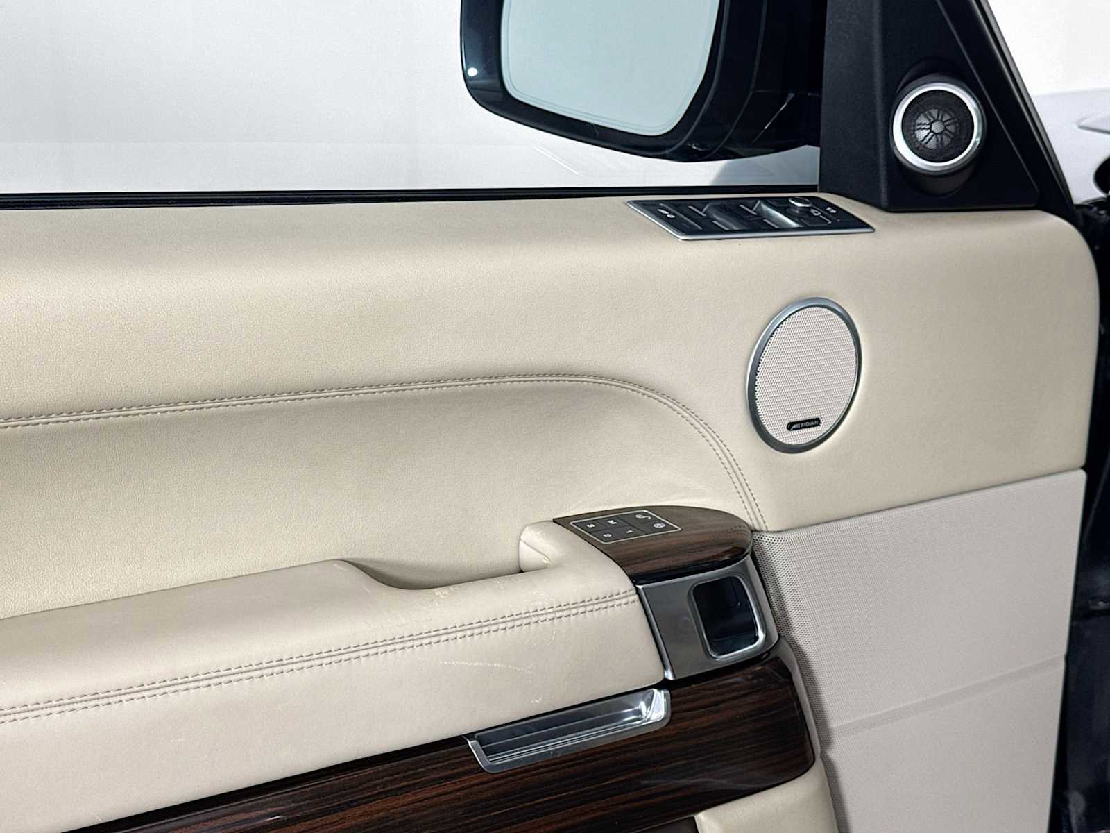 Used 2016 Land Rover Range Rover Supercharged image 18