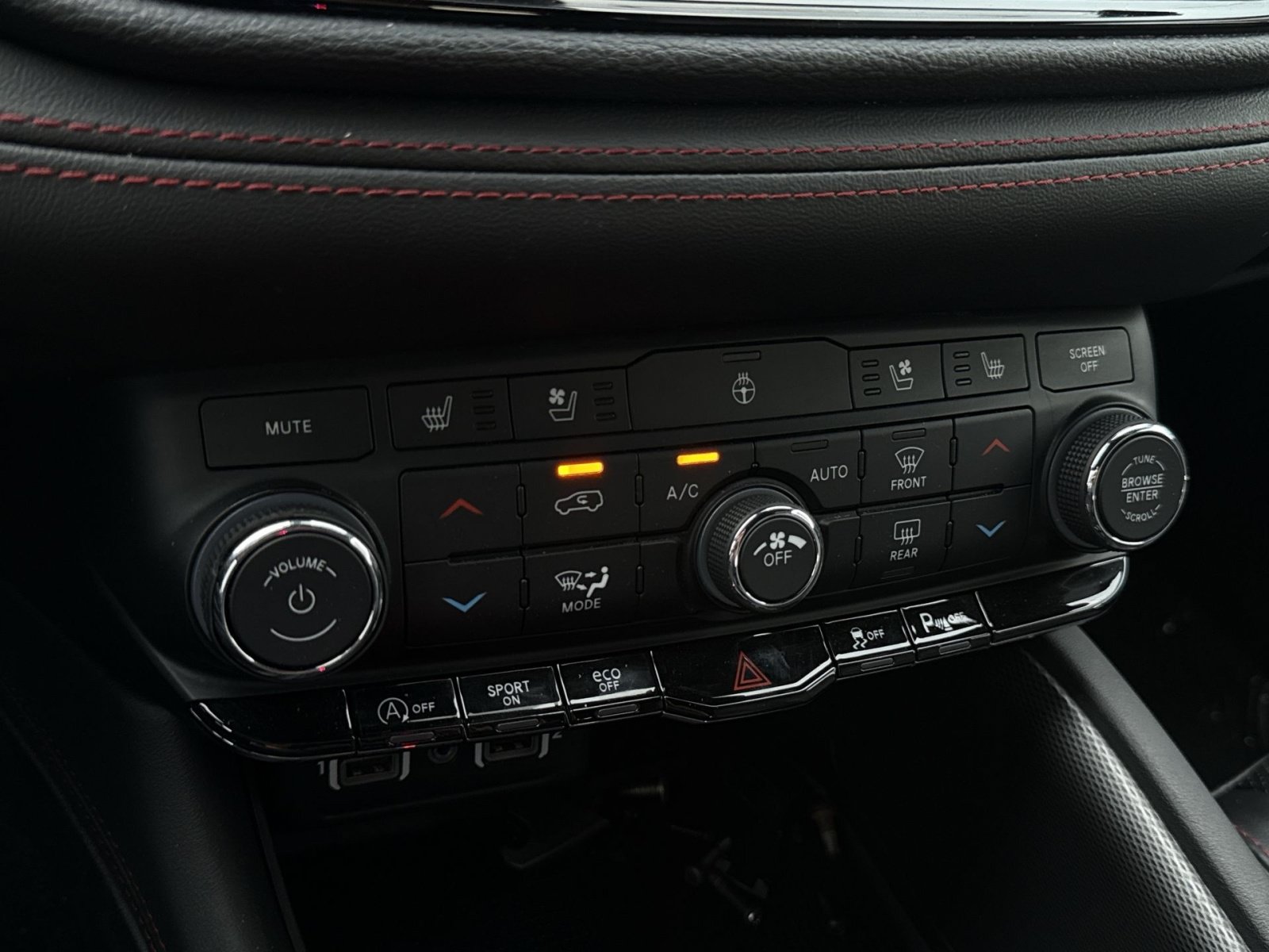 Used 2024 Dodge Durango GT AWD/4WD image 21