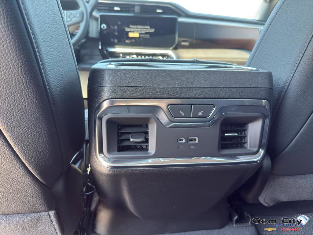 New 2025 GMC Sierra 2500 Denali w/ Denali Reserve Package image 13