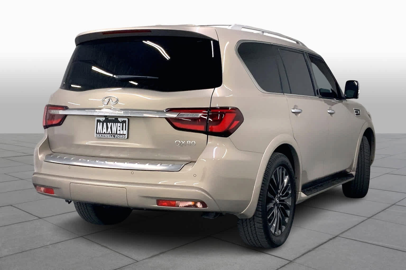 Used 2022 INFINITI QX80 Sensory w/ Cargo Package image 11