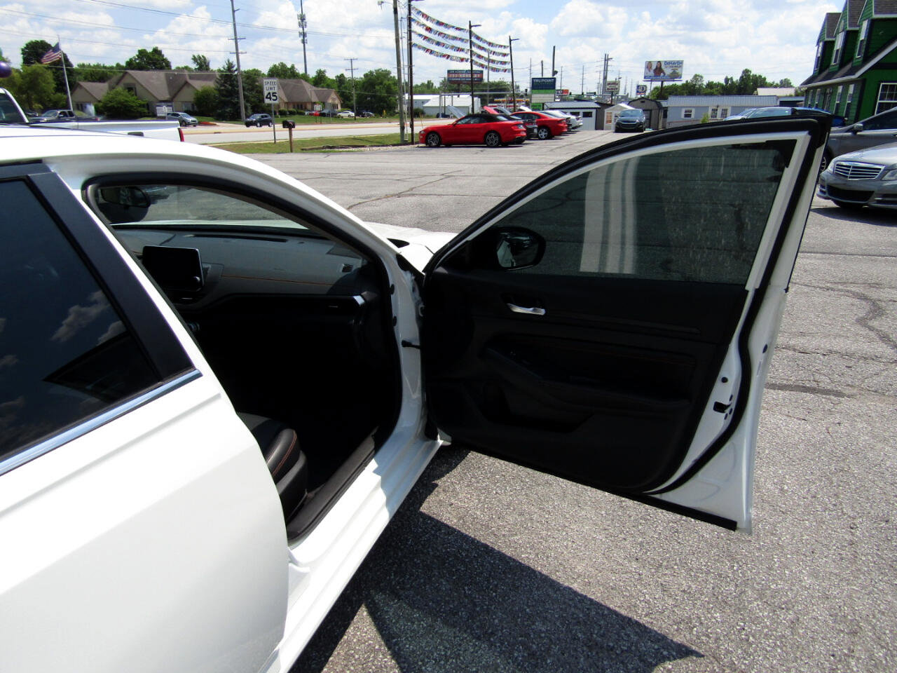 Used 2021 Nissan Altima 2.5 SR w/ SR Premium Package image 27