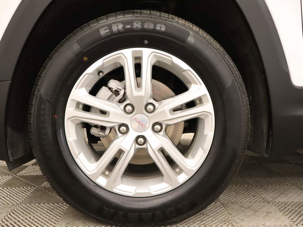 Used 2023 GMC Terrain SLE w/ Driver Convenience Package image 6