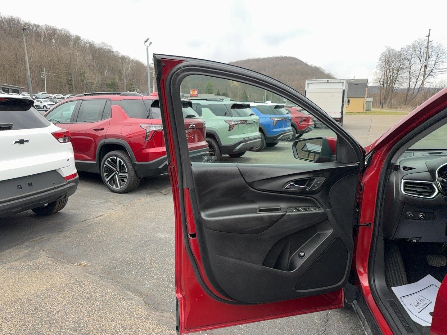 Used 2023 Chevrolet Equinox LT AWD/4WD image 12
