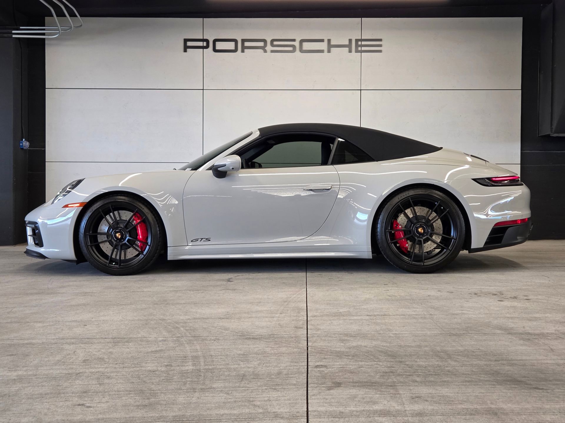 Certified 2022 Porsche 911 Carrera GTS RWD image 2