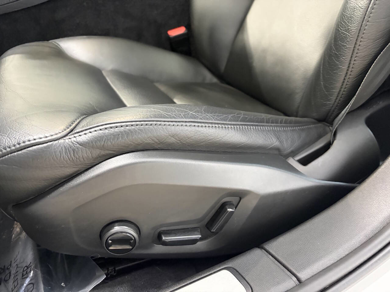 Used 2023 Volvo S60 T8 Plus image 19