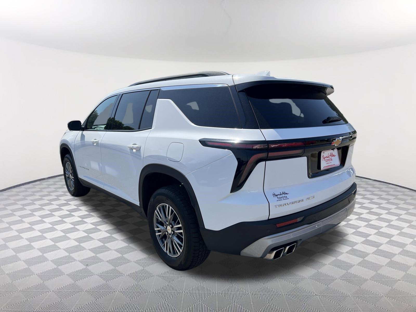 Used 2024 Chevrolet Traverse LT AWD/4WD image 17