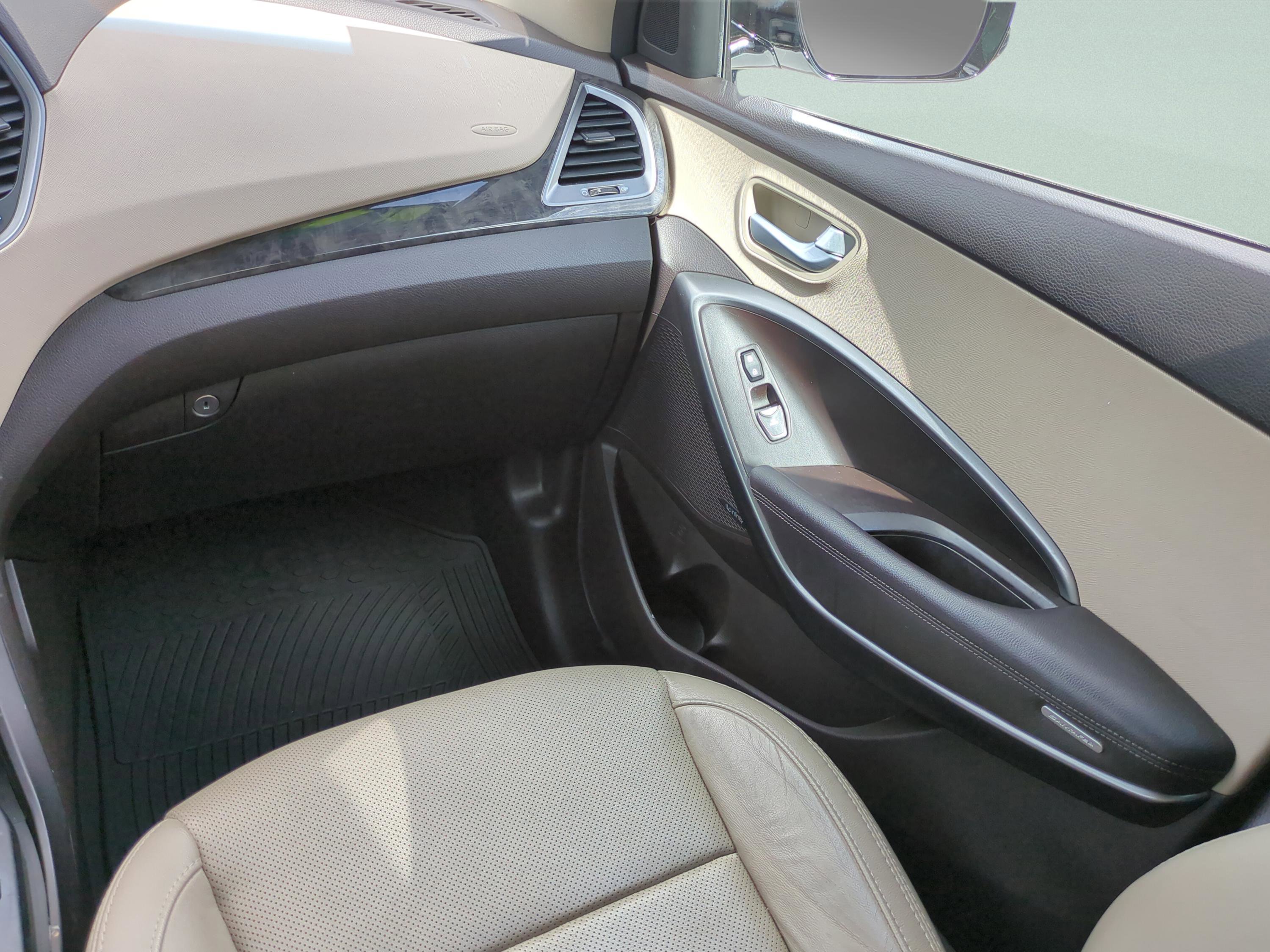 Used 2017 Hyundai Santa Fe Sport image 16