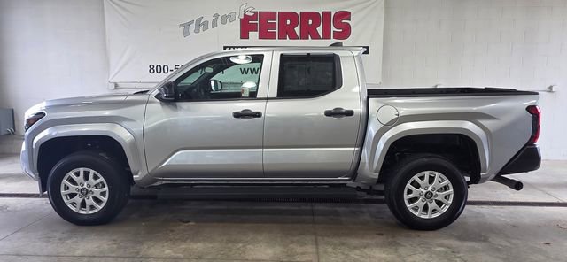 Used 2024 Toyota Tacoma SR image 2