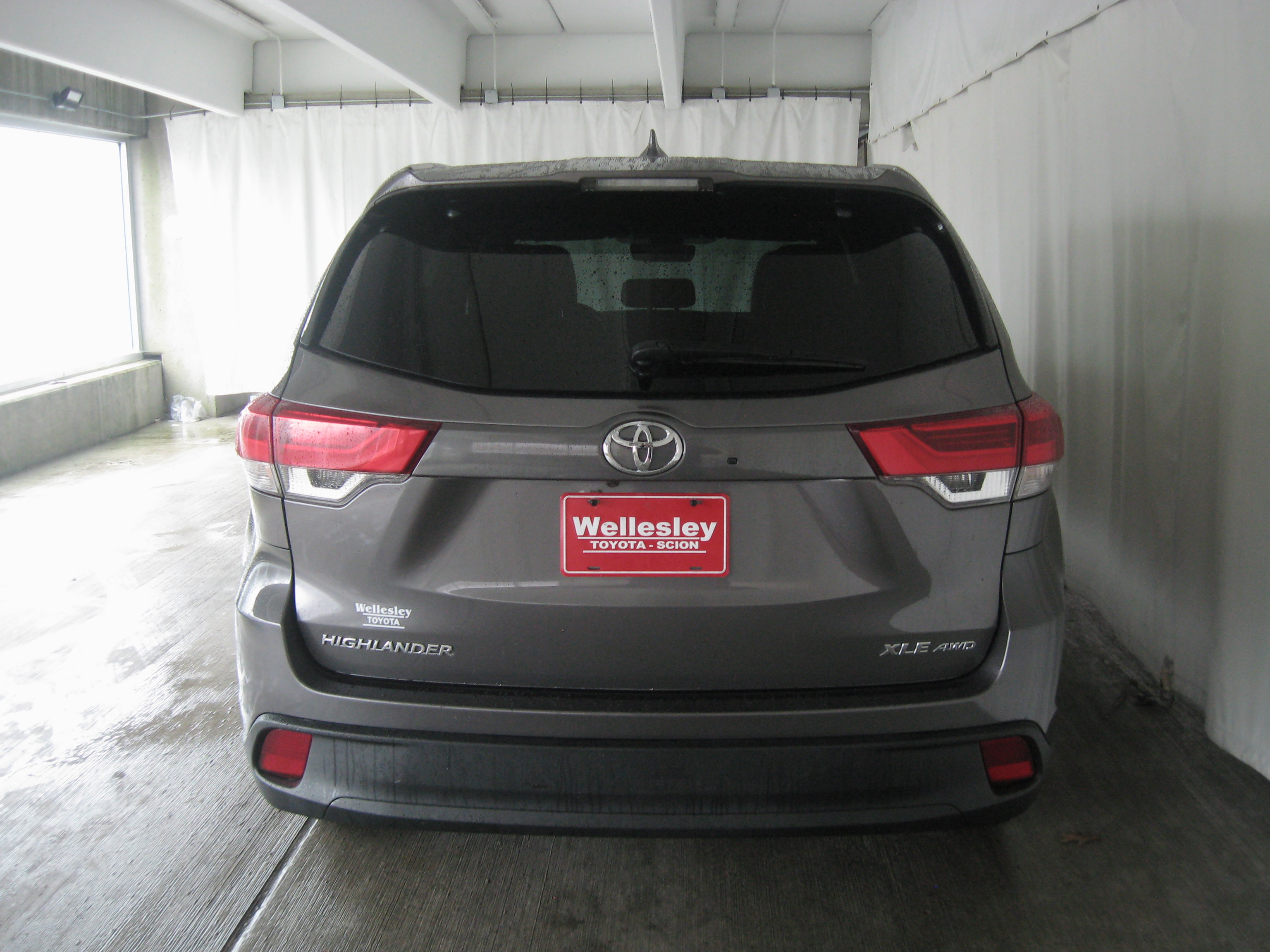 Used 2017 Toyota Highlander XLE image 26