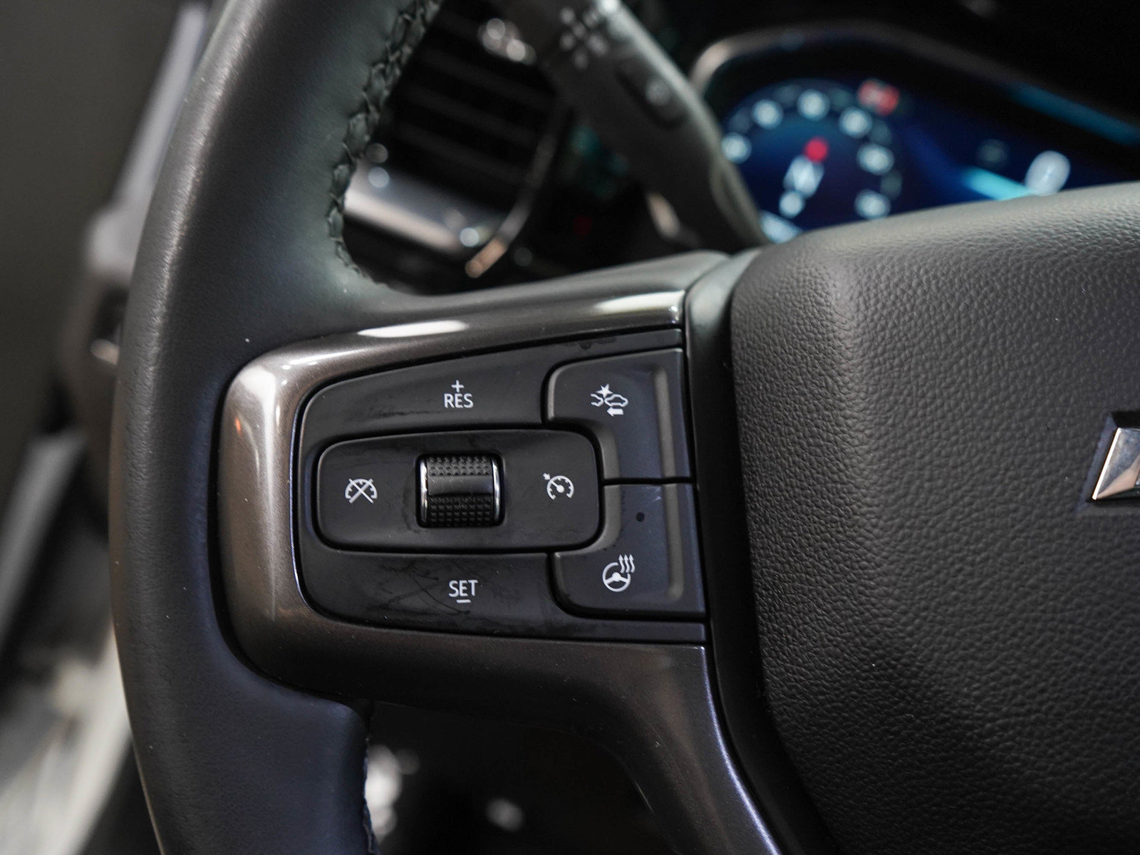 Used 2025 Chevrolet Silverado 2500 High Country w/ High Country Premium Package AWD/4WD image 28