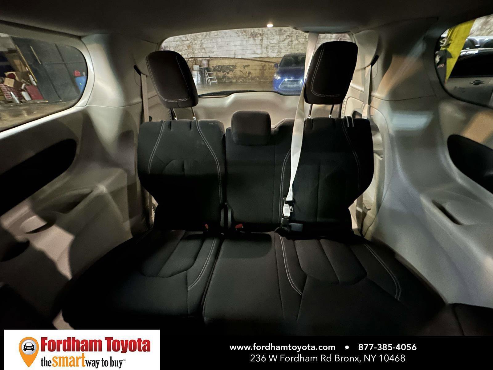 Used 2024 Chrysler Voyager LX image 16