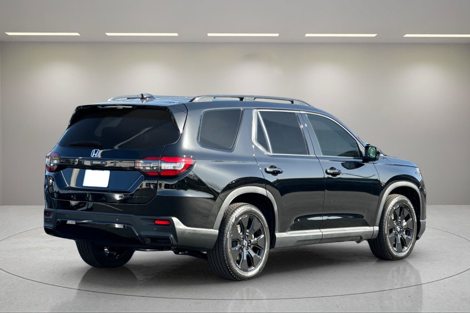 New 2026 Honda Pilot Black Edition image 5