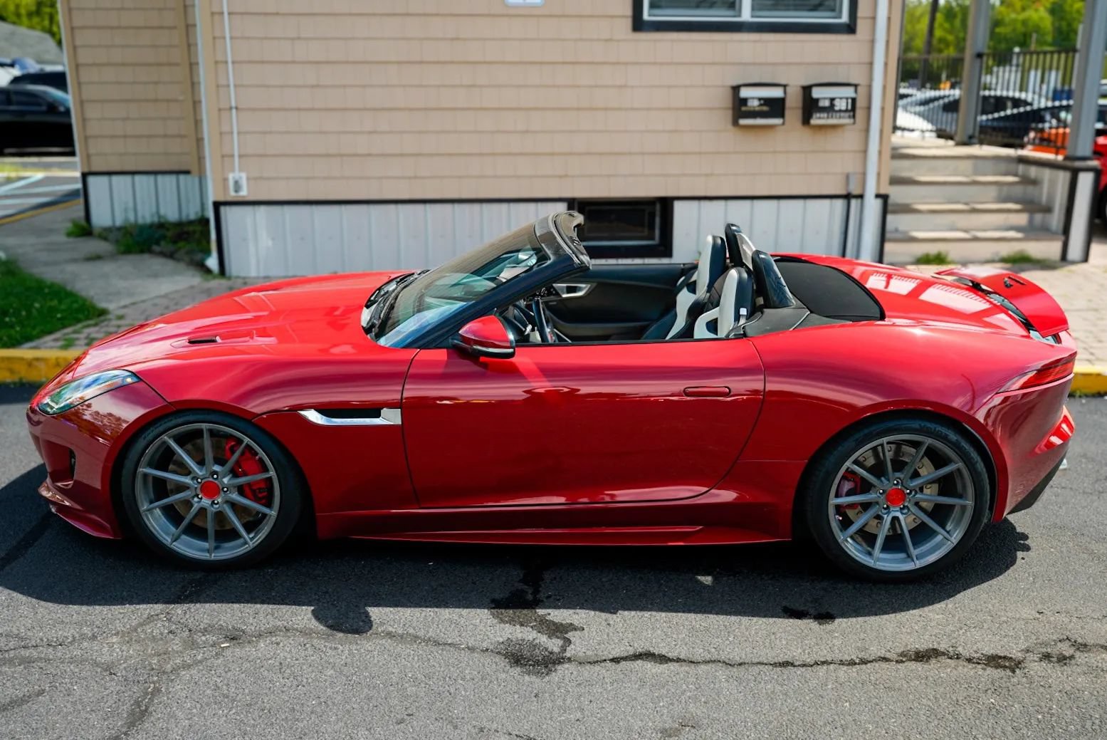 Used 2016 Jaguar F-TYPE R AWD/4WD image 11