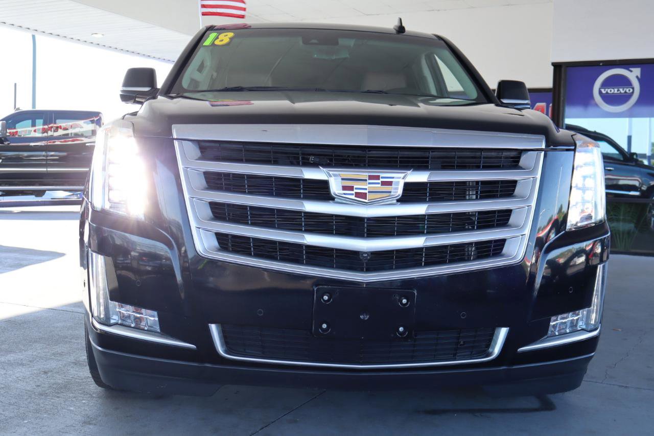 Used 2018 Cadillac Escalade Luxury RWD image 11