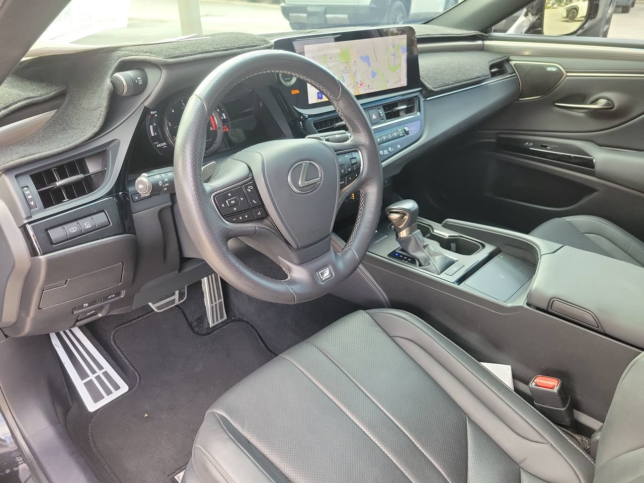 Used 2024 Lexus ES 350 F Sport w/ Accessory Package (Z2) FWD image 15
