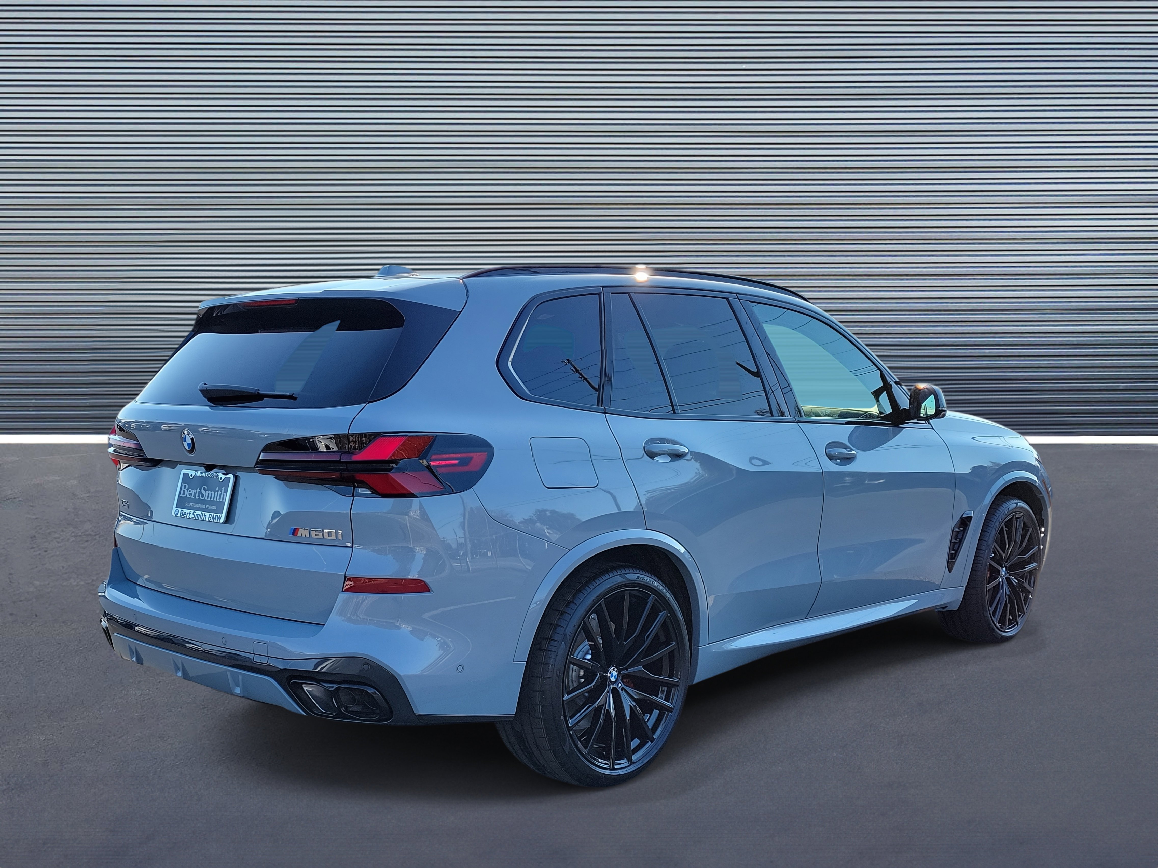 New 2026 BMW X5 M60i image 3