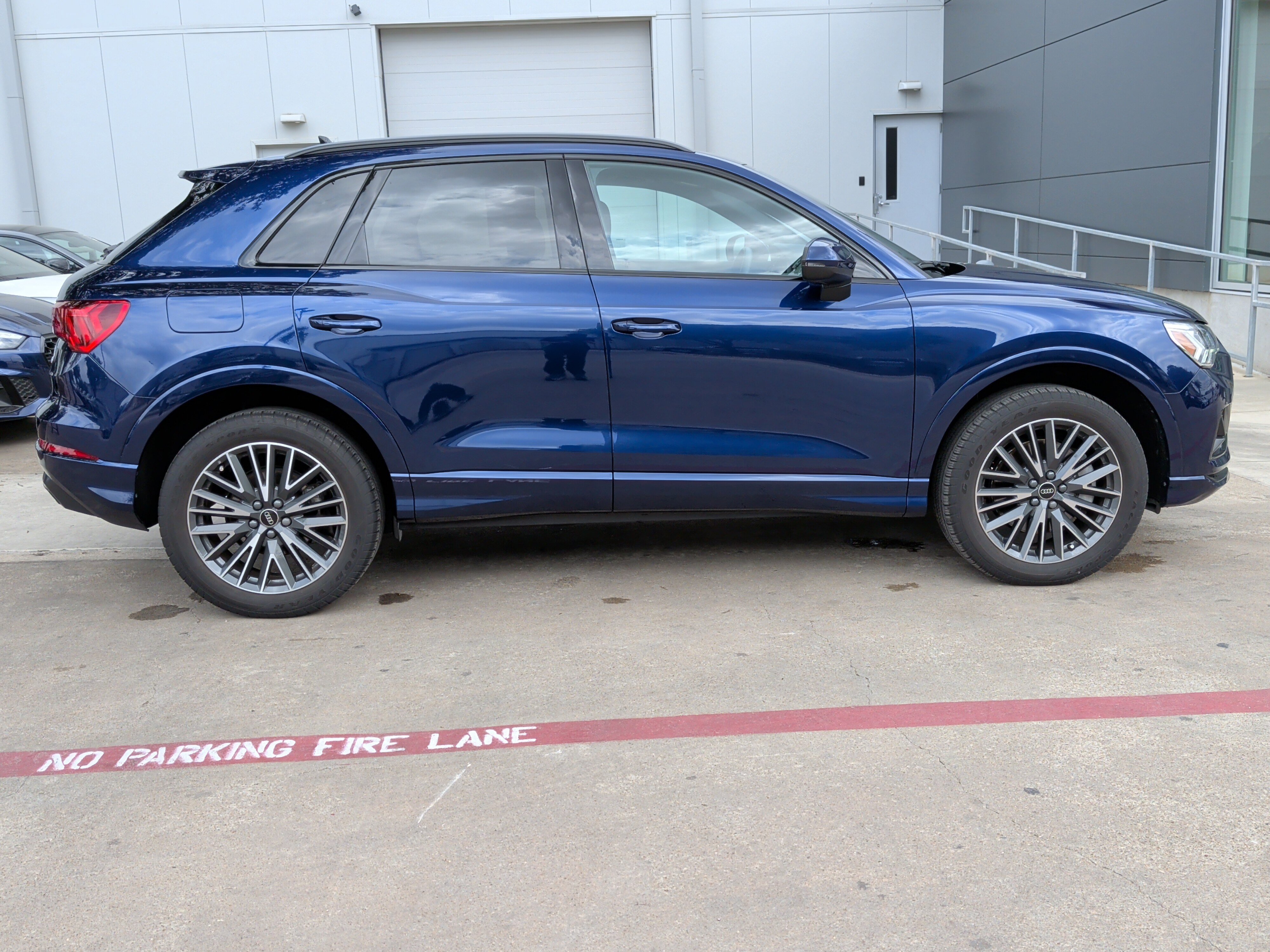 Certified 2023 Audi Q3 2.0T Premium w/ Convenience Package AWD/4WD image 11