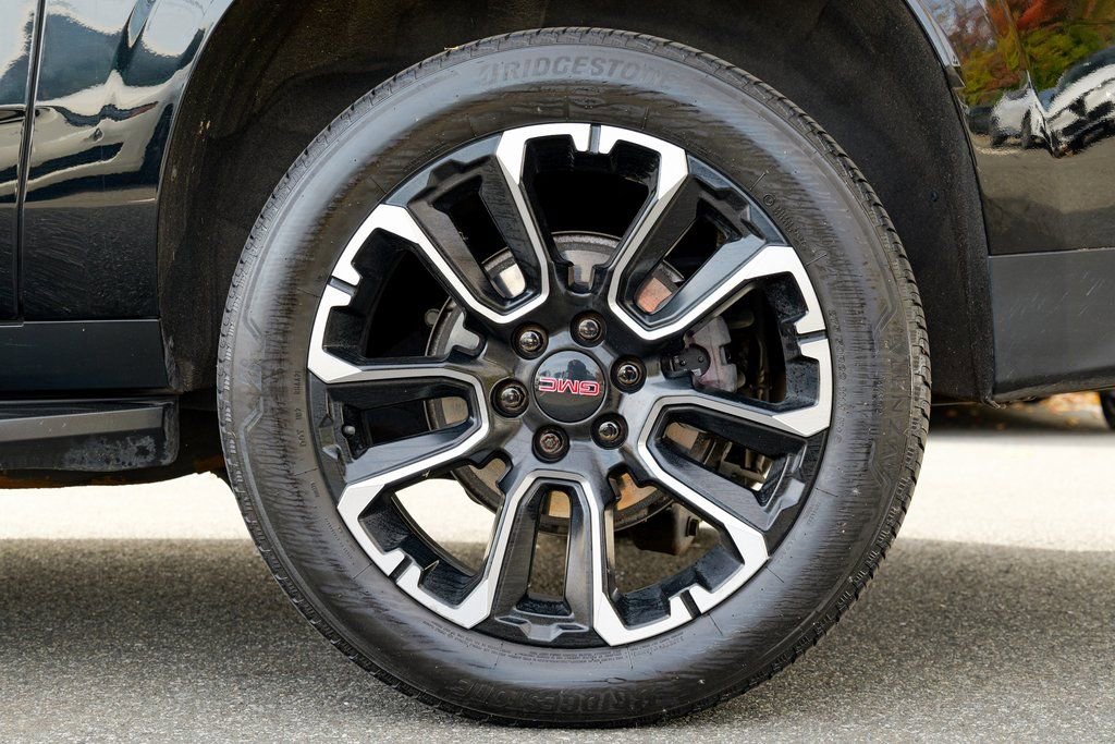 Used 2022 GMC Yukon XL Denali image 14