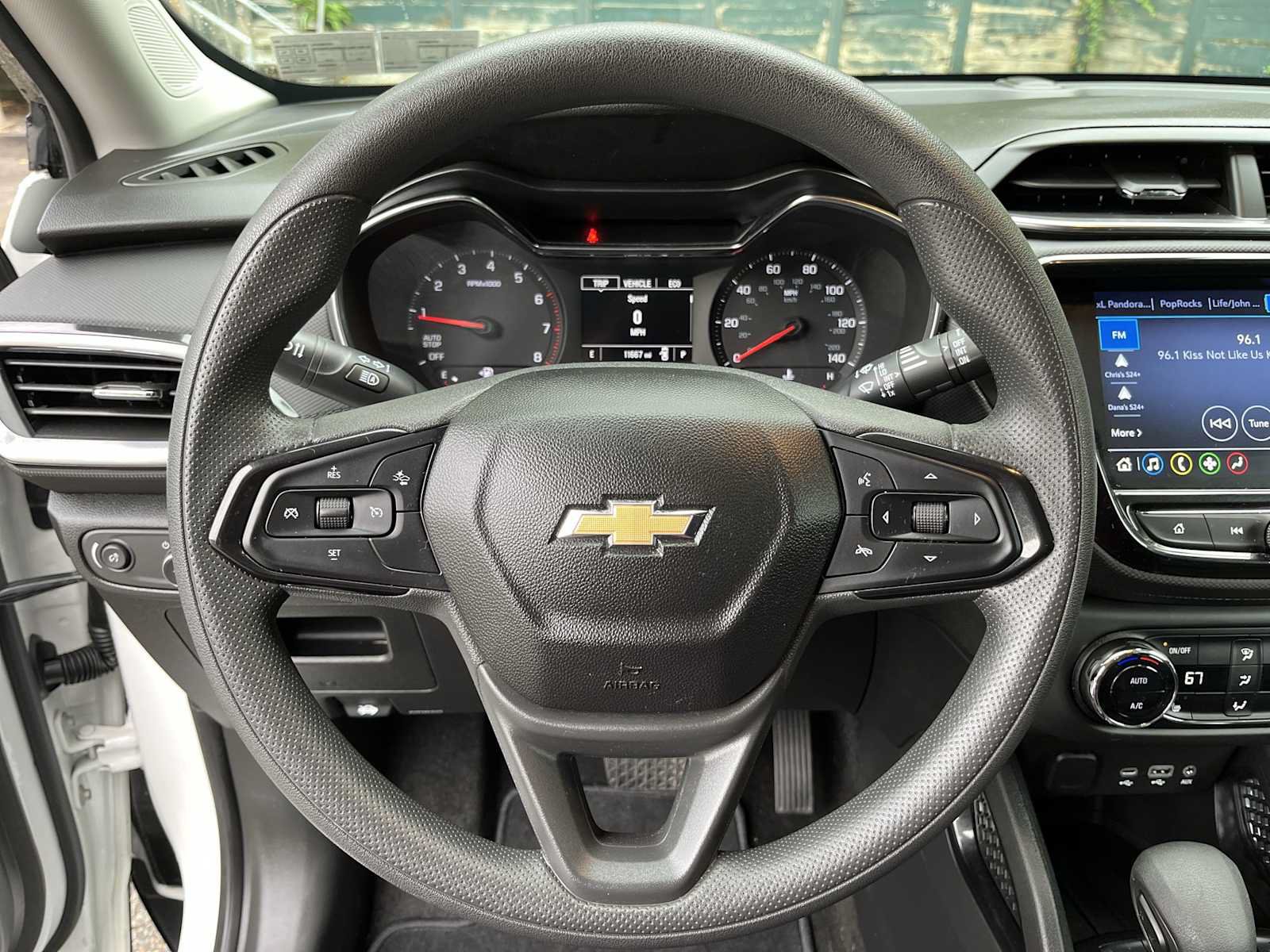 Certified 2023 Chevrolet TrailBlazer LT w/ Convenience Package FWD image 11