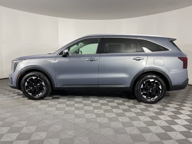 Used 2024 Kia Sorento S image 6