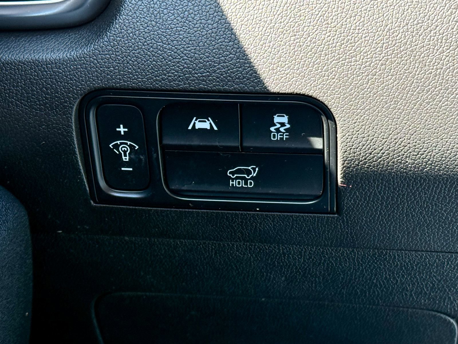 Certified 2023 Kia Sorento SX image 33