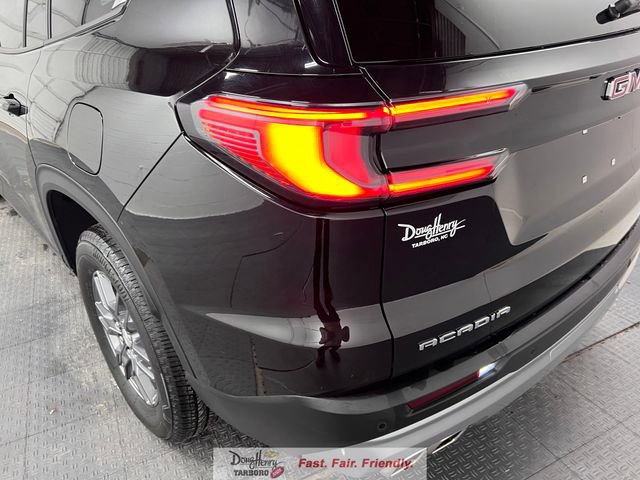 Used 2025 GMC Acadia Elevation FWD image 13