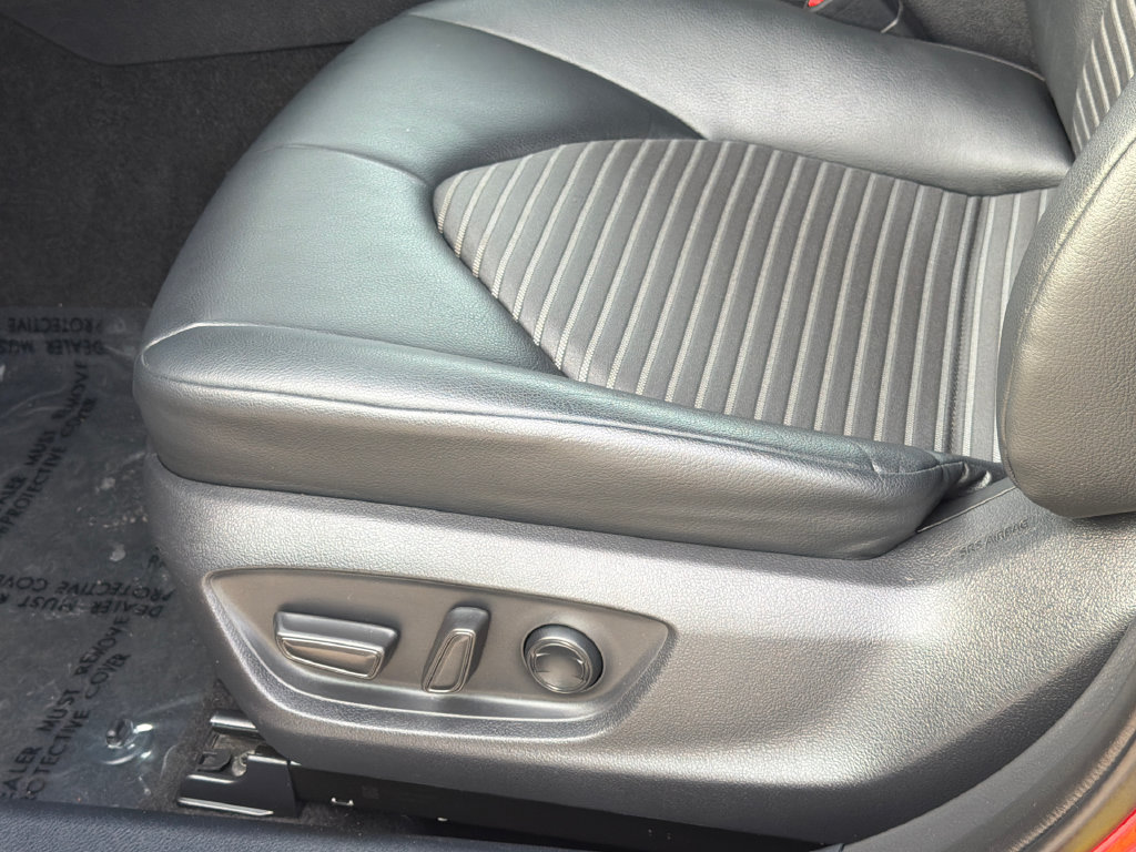 Used 2020 Toyota Camry SE FWD image 17