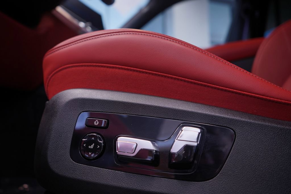 Used 2025 BMW XM AWD/4WD image 19