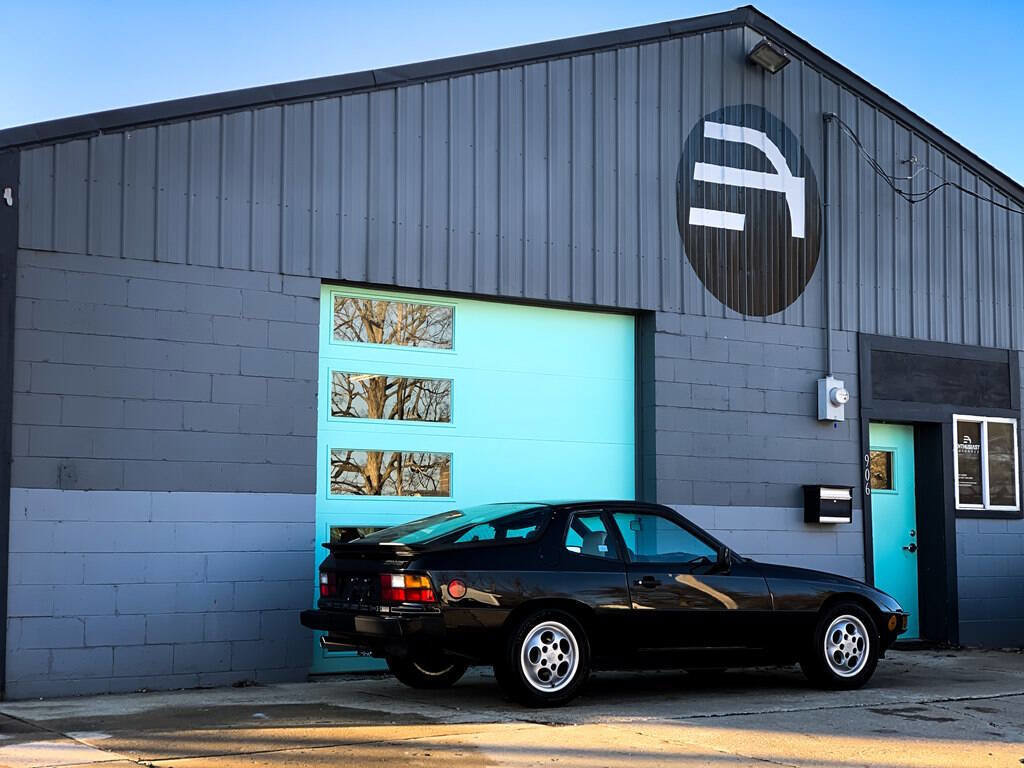 Used 1987 Porsche 924 S RWD image 9